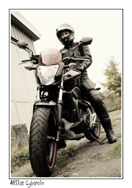 Die Bikerin