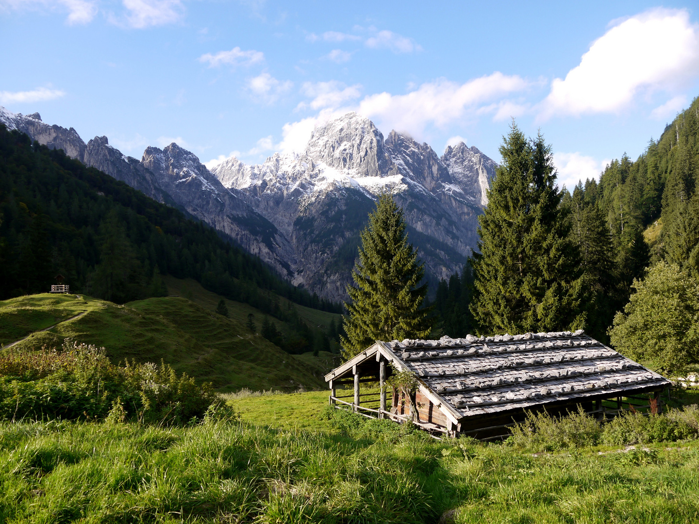 Die Bindalm mit Blick auf den Rundumkaser 