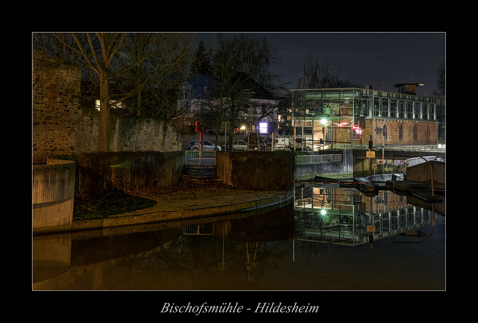 ** die Bischofsmühle in Hildesheim, im Spiegelbild...**