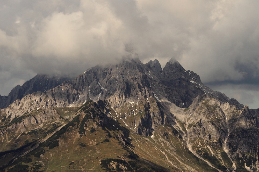 Die Bischofsmütze von Wolken umgeben ...