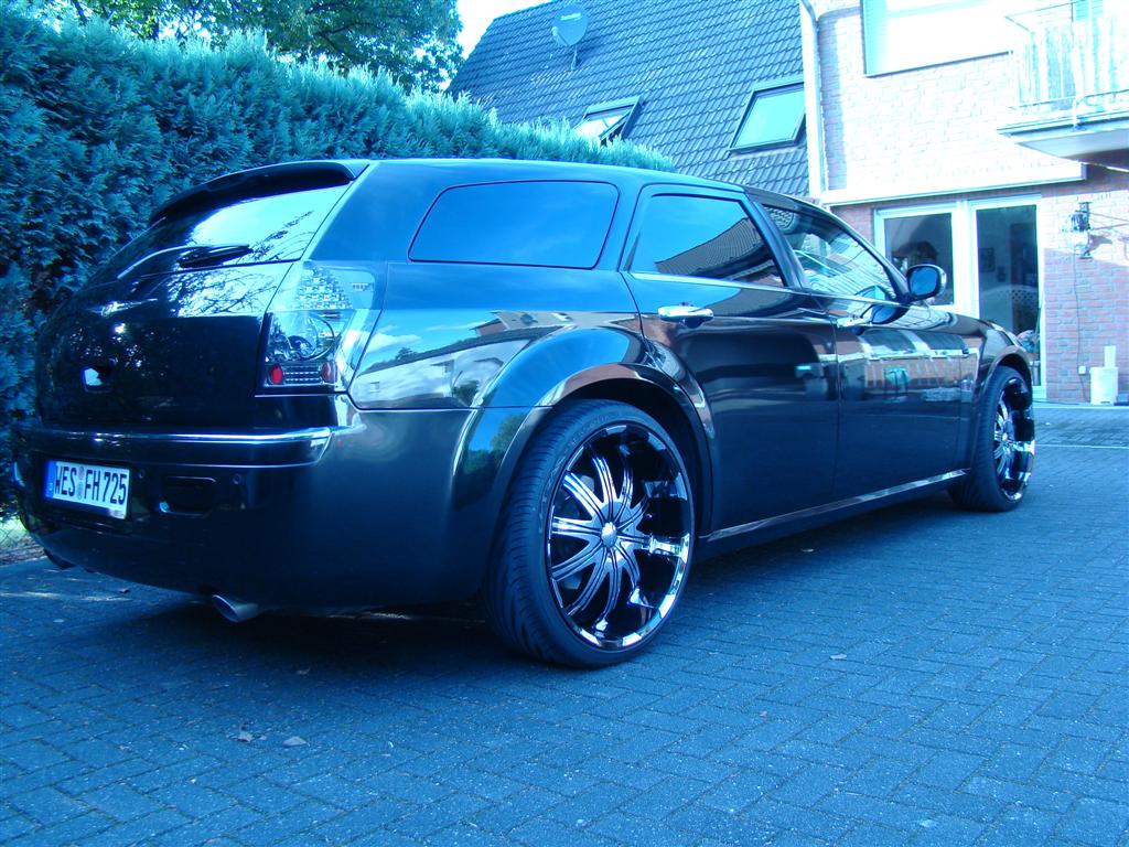 Die Black Pearl - ein Chrysler 300C Touring 3.0 CRD "Special Edition"