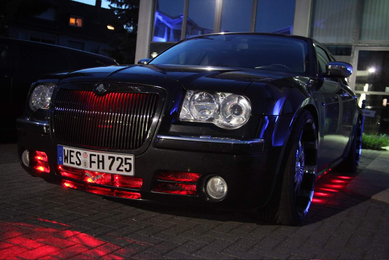 Die Black Pearl - ein Chrysler 300C Touring 3.0 CRD "Special Edition"