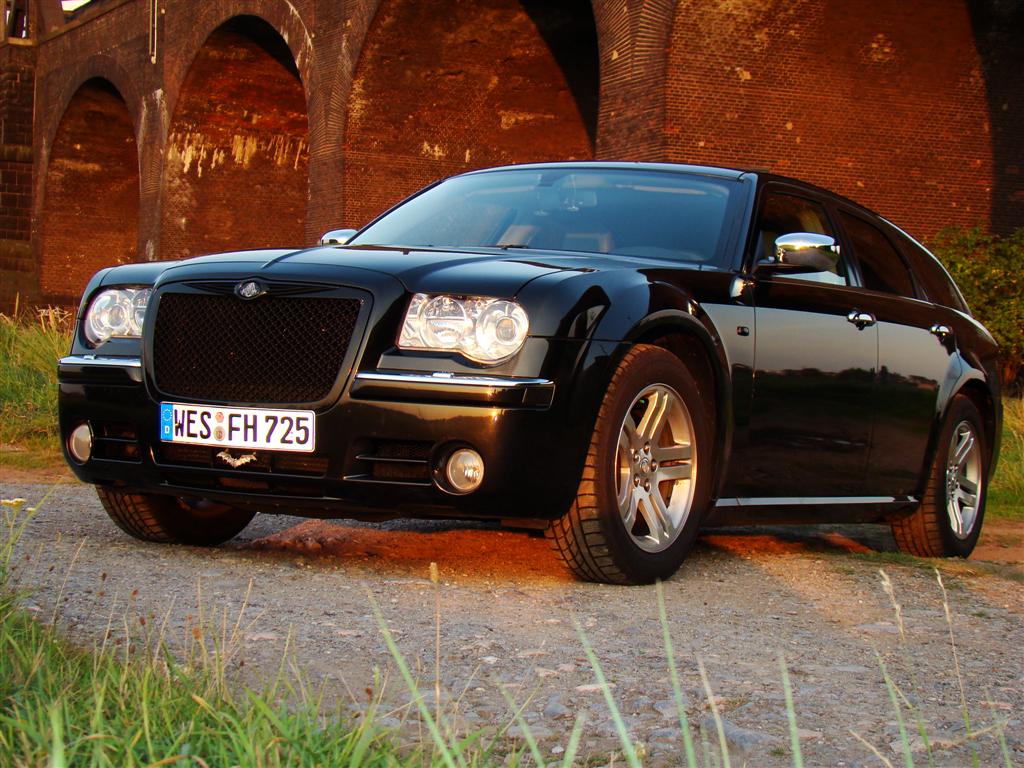 Die Black Pearl - ein Chrysler 300C Touring 3.0 CRD "Special Edition"