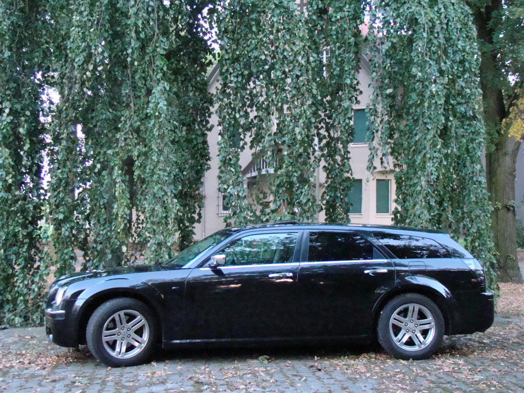 Die Black Pearl - ein Chrysler 300C Touring 3.0 CRD "Special Edition"