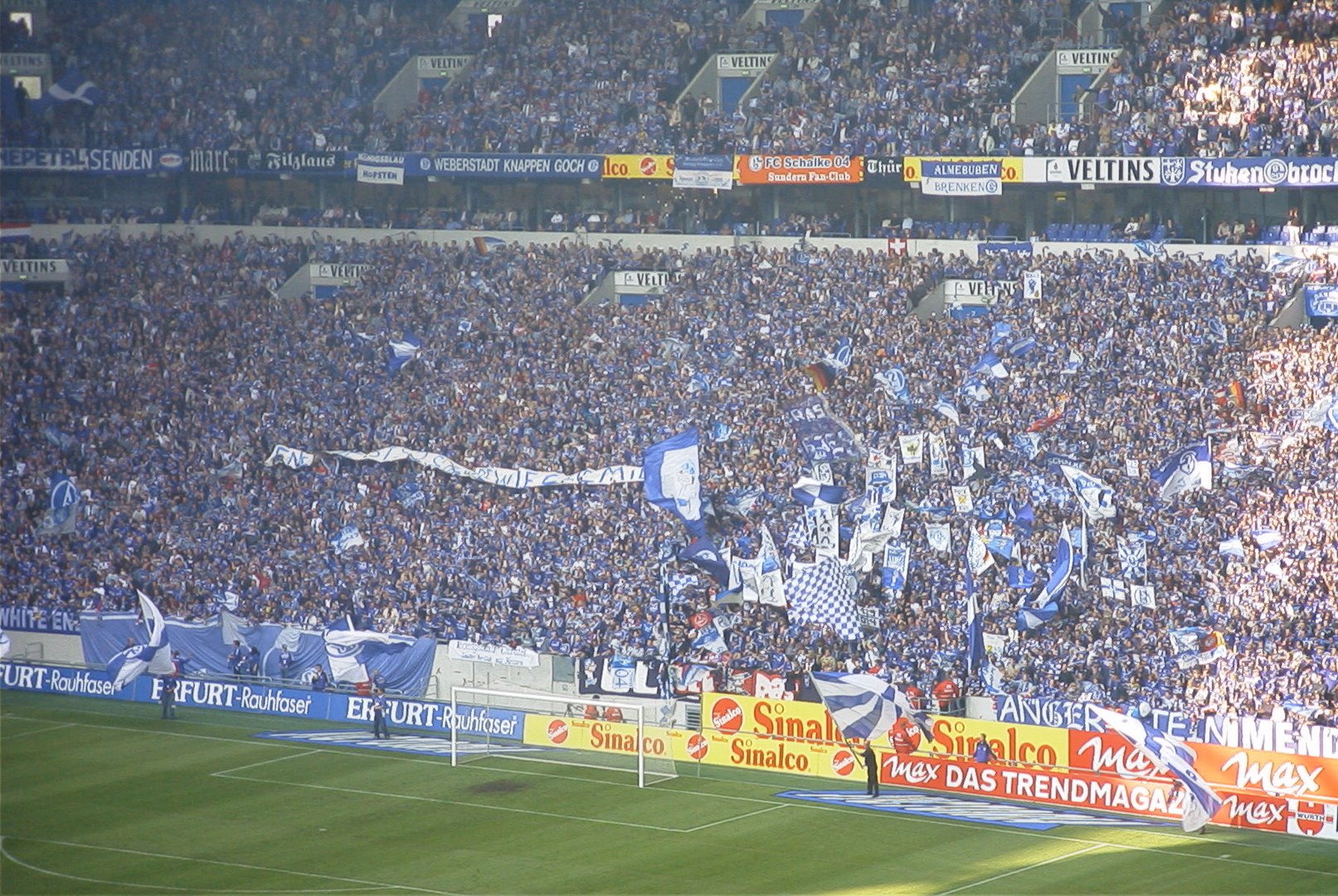 Die Blau-weiße Wand