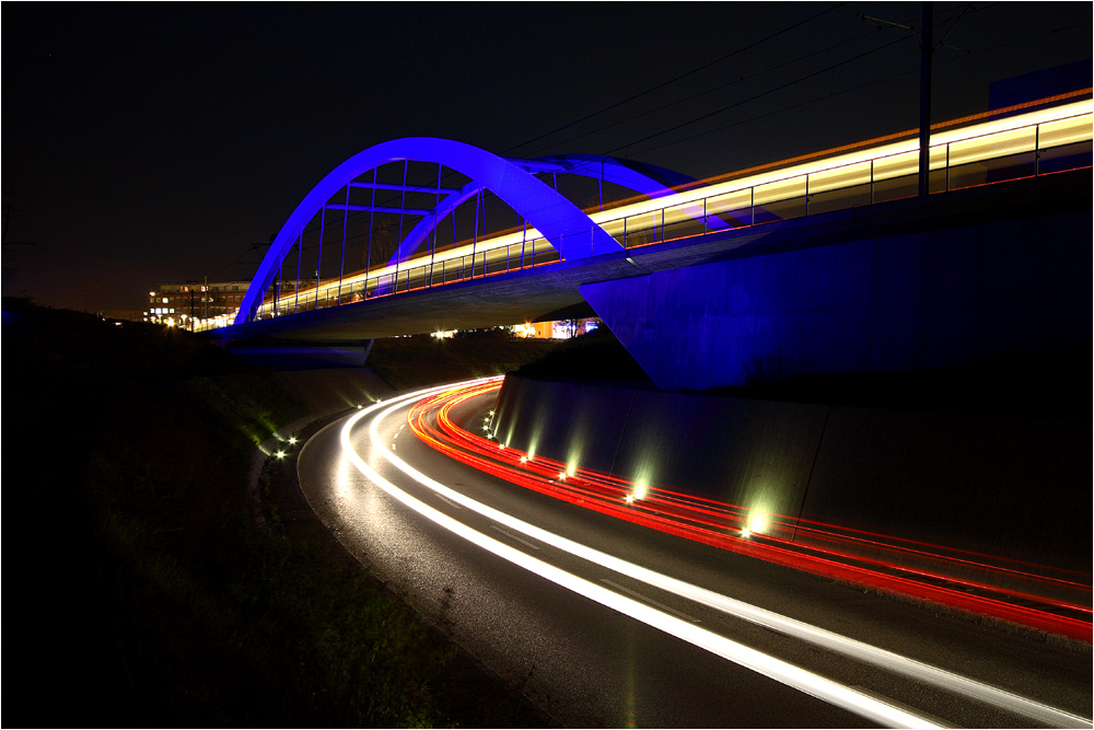 Die blaue Brücke