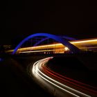 Die blaue Brücke bei Nacht