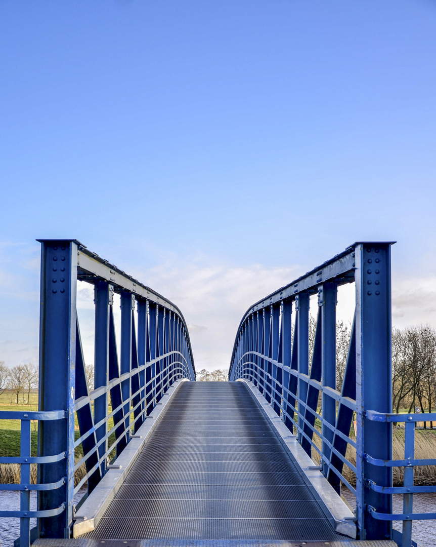 die blaue Brücke