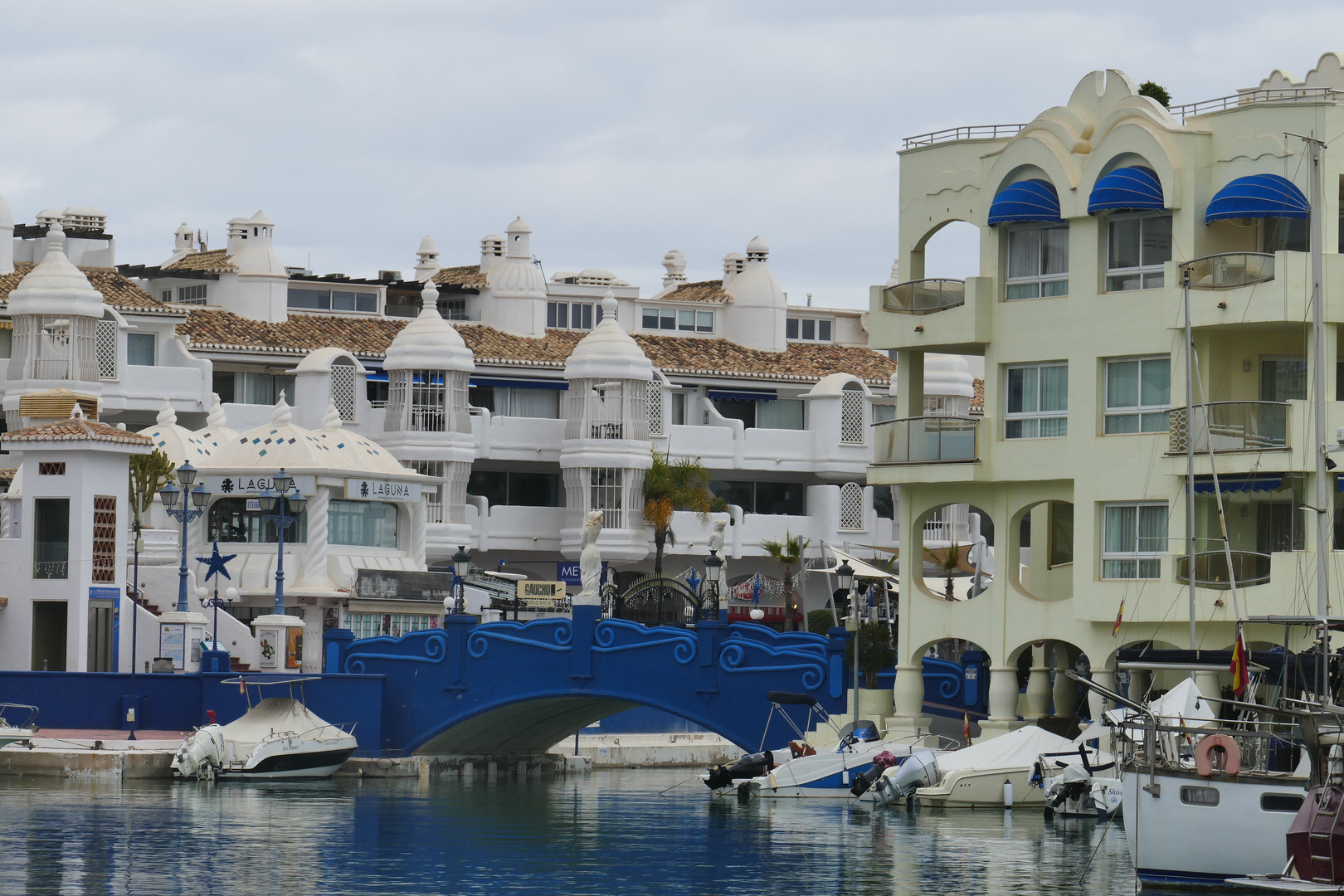 ...die blaue Brücke in Benalmadena...