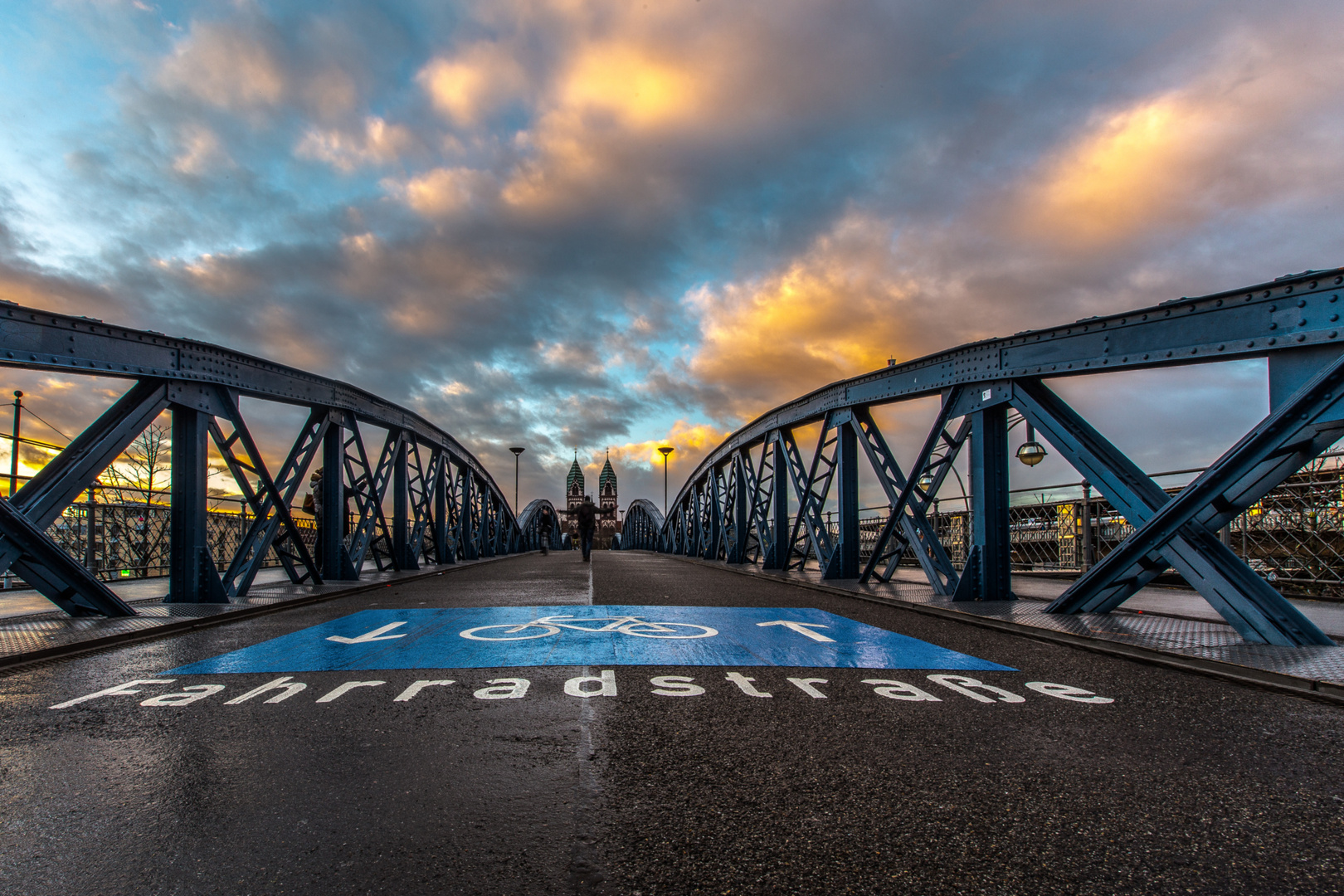 Die blaue Brücke in Freiburg i.B. II