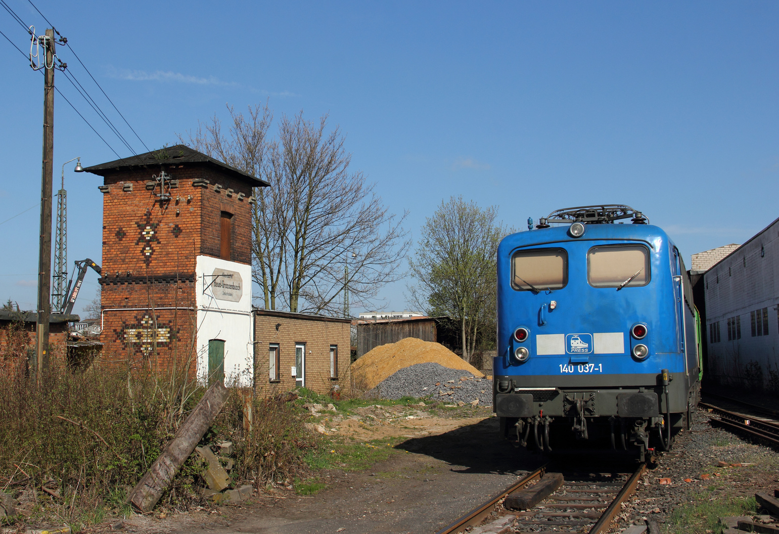 Die blaue Einheitslok im sonnigen Bonn-Beuel