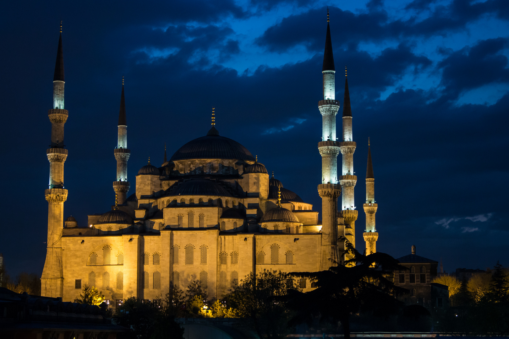 Die Blaue Moschee nach Sonnenuntergang