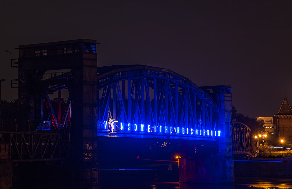 Die blaue Seite der Hubbrücke...