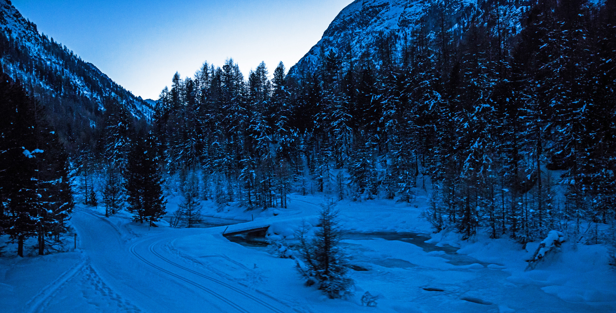 Die blaue Stunde im Engadin