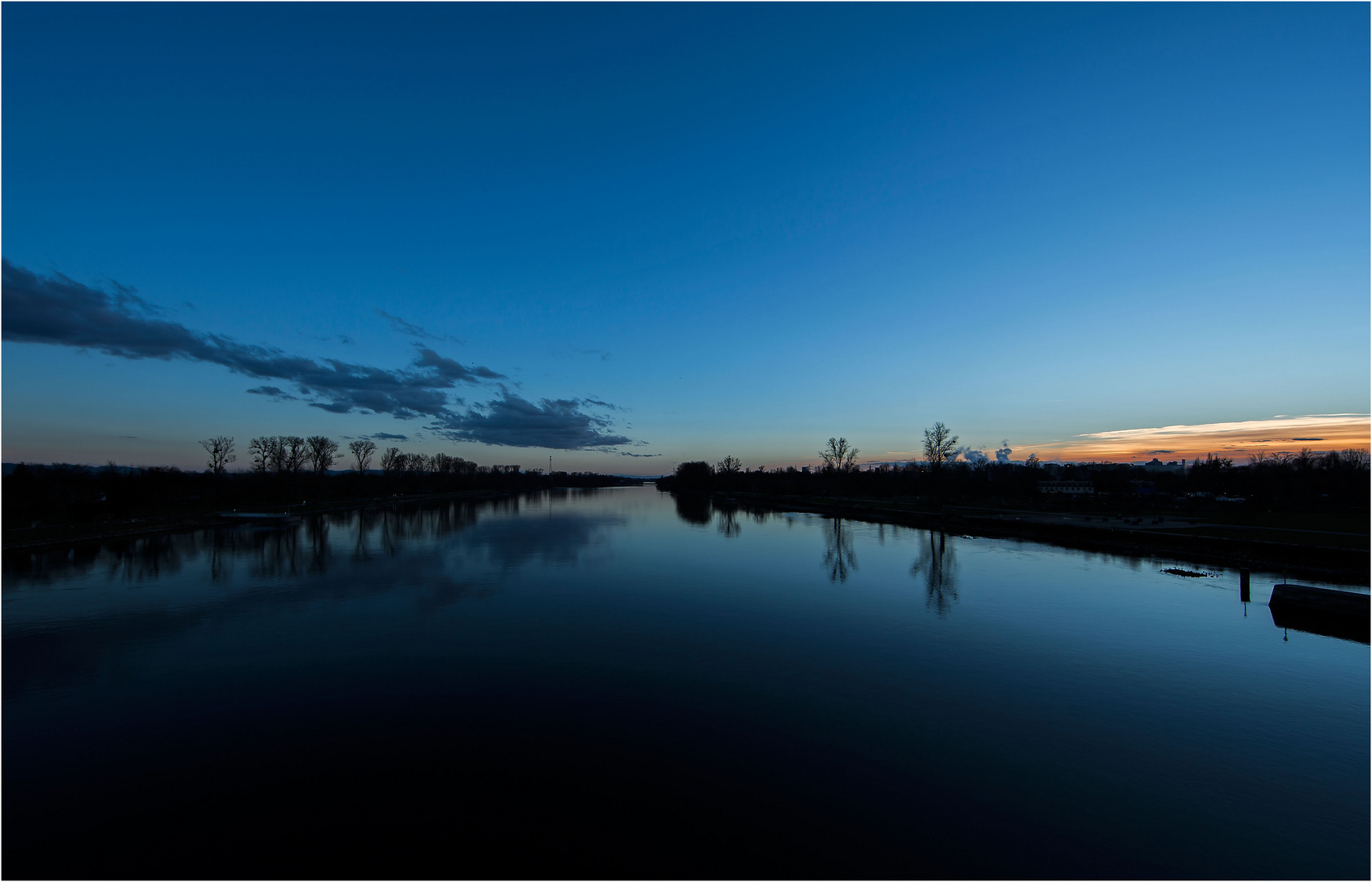 Die Blaue Stunde......am Rhein.....