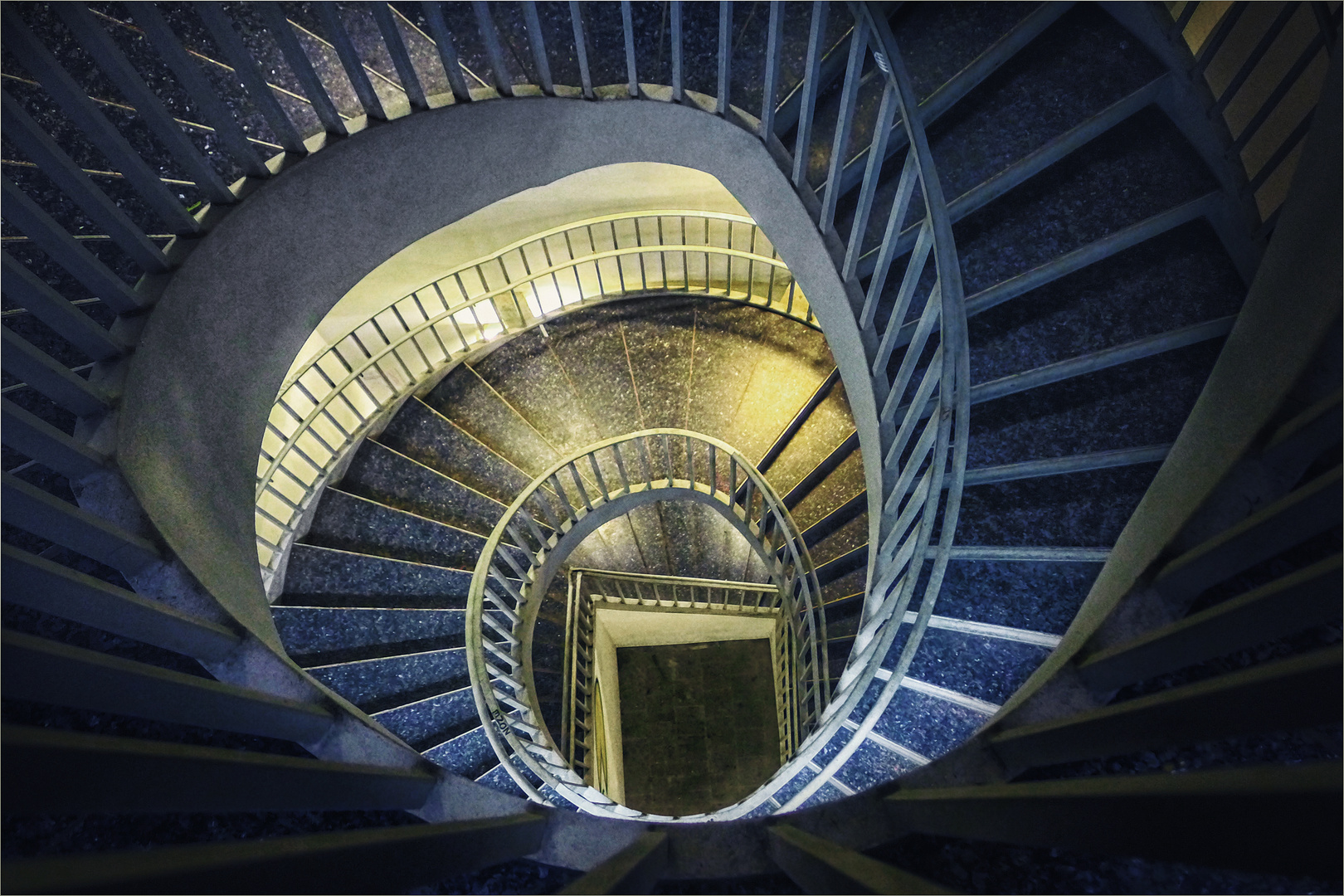 Die blaue Treppe