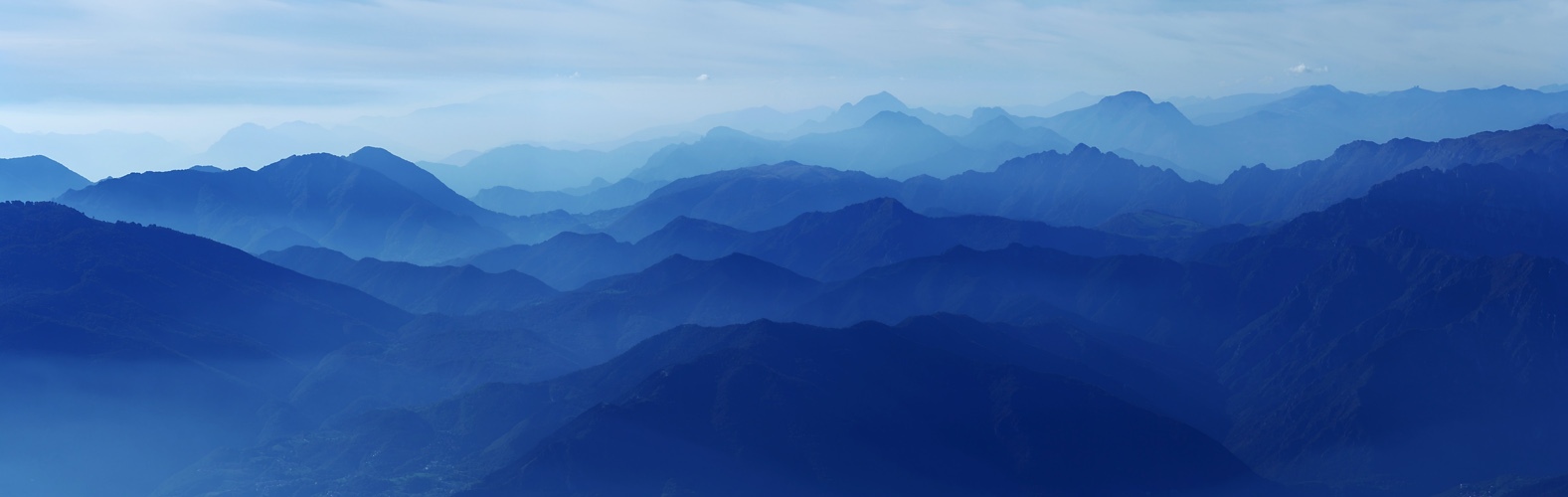 Die blauen Berge der Lombardia, Blick über den Gardasee nach Westen