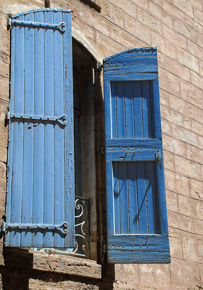 Die blauen Fensterläden