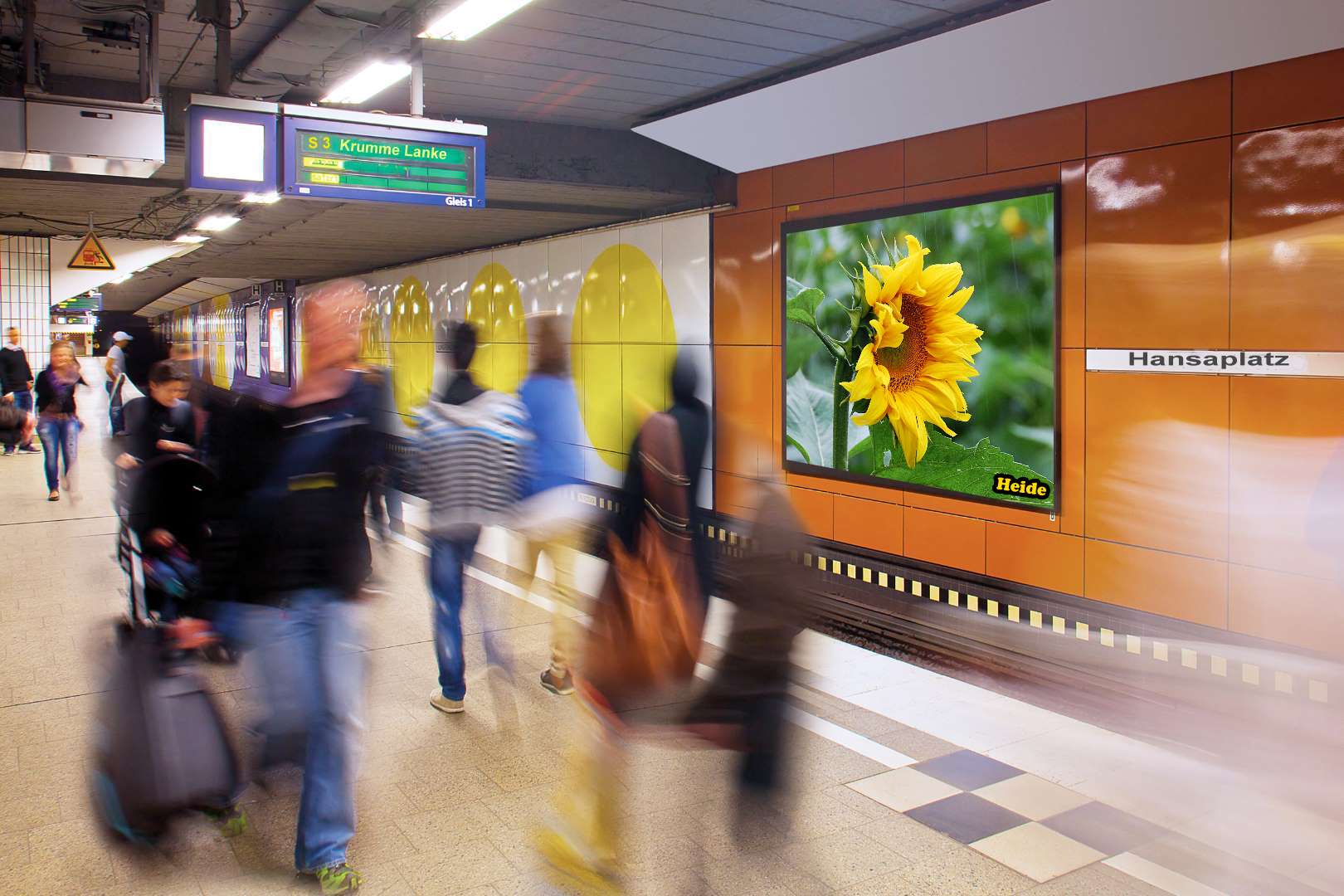 die Blüte im Bahnhof