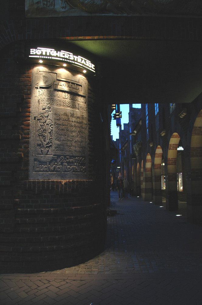 Die Böttcherstrasse in Bremen bei Nacht
