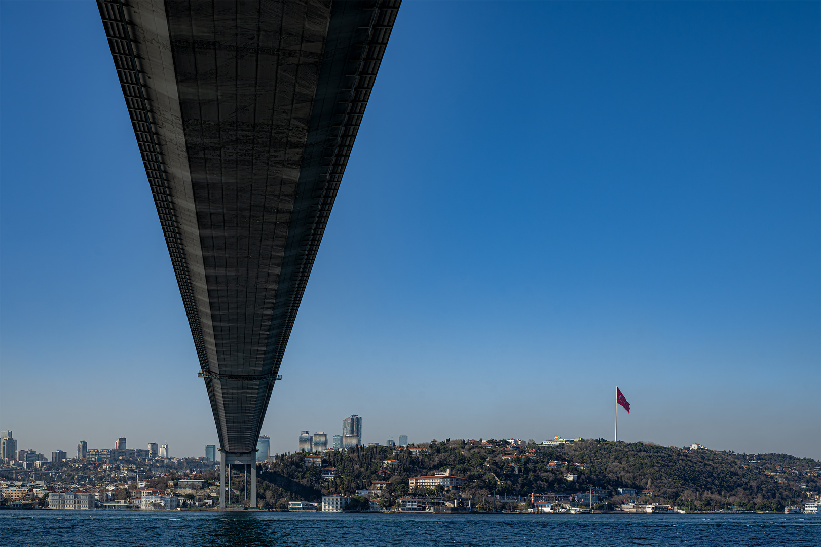 Die Bosporus-Brücke 01