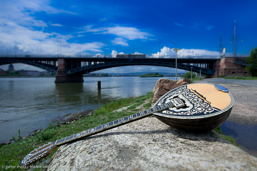 Die Bouzouki und der Rhein