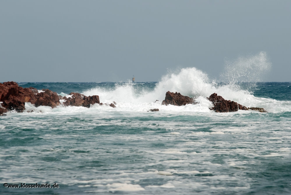 Die Brandung am Mittelmeer - Cotè Azur, Agay