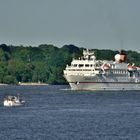 die BREMEN sticht in See