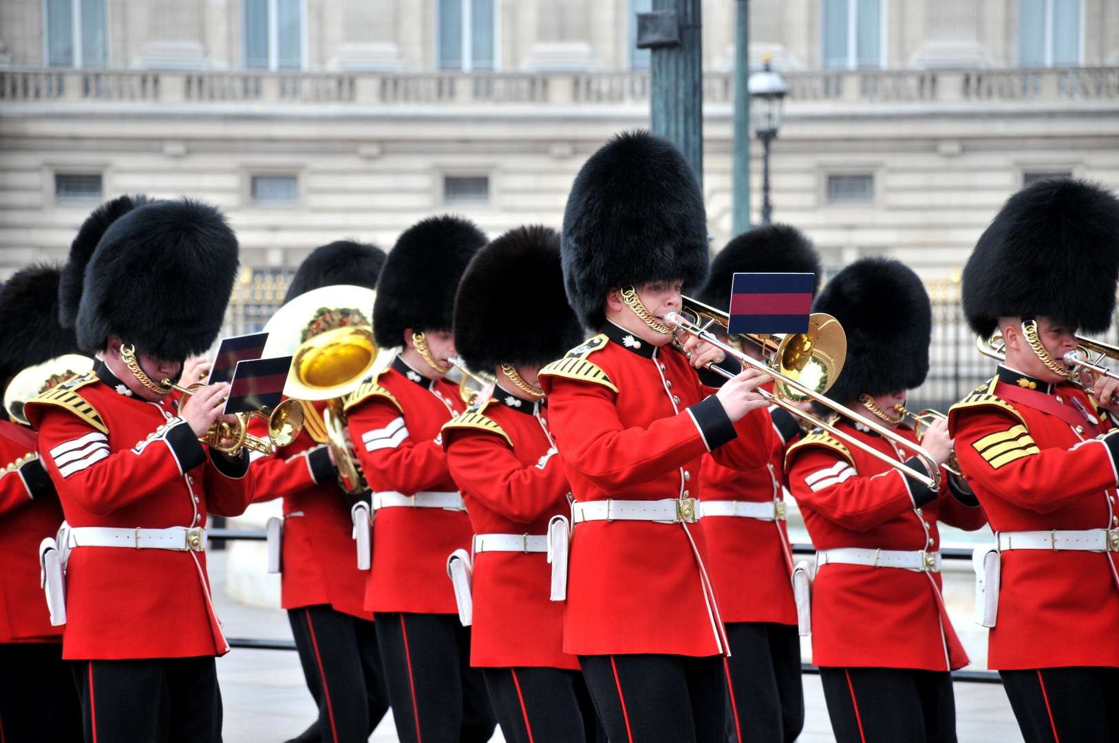 Die britische Gardekavallerie vor dem Buckingham Palace