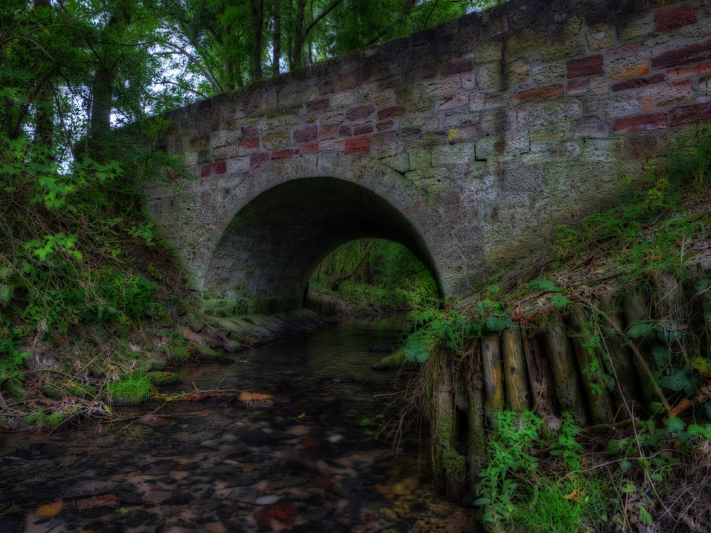 Die Brücke am Bach