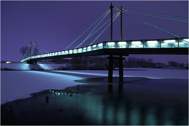 Die Brücke am Fluss