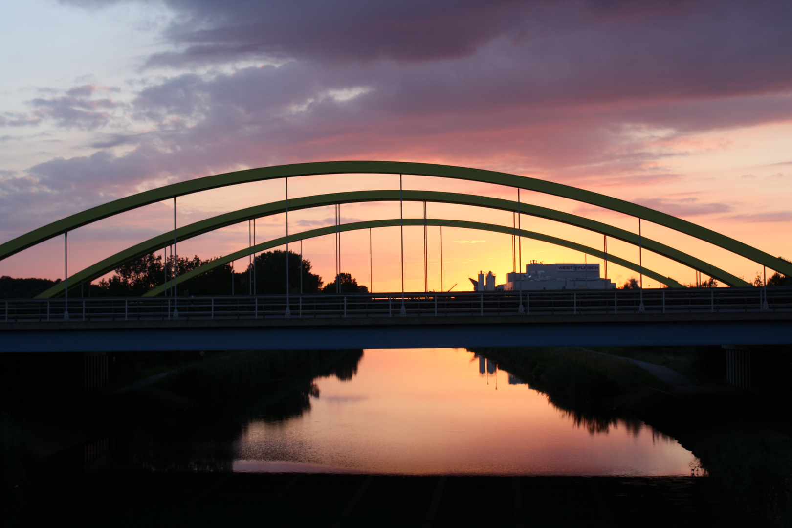 Die Brücke am Fluss