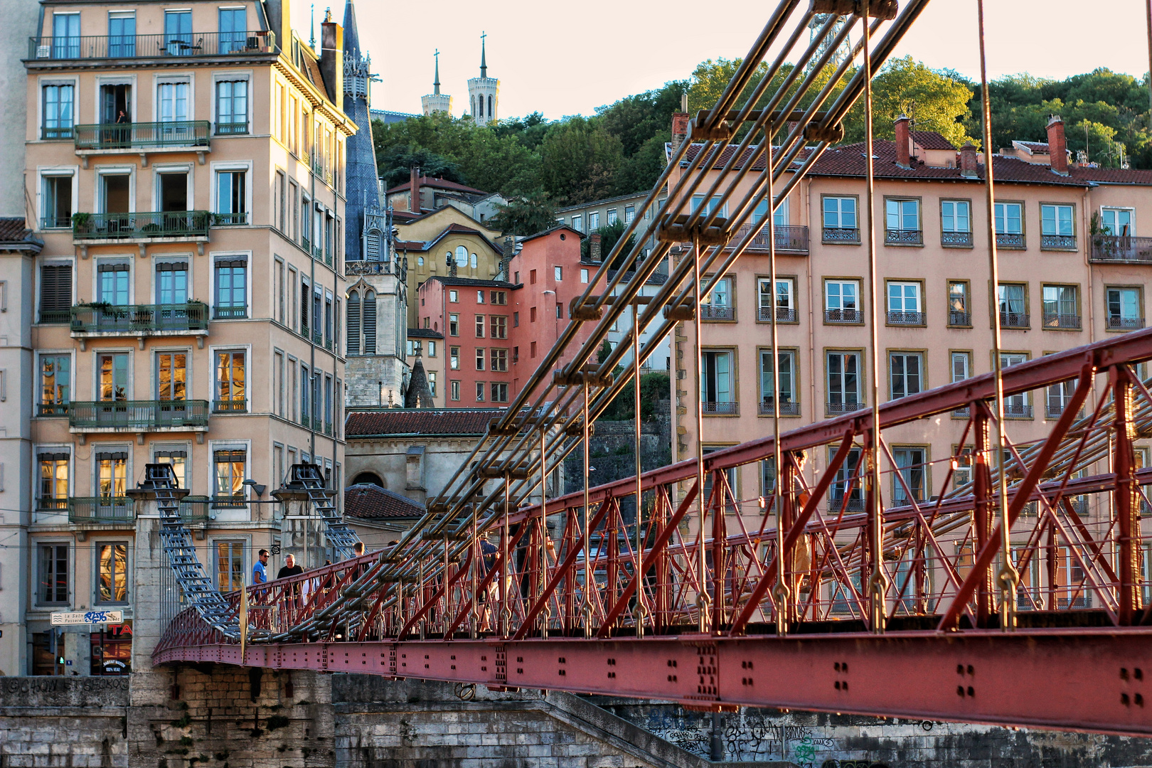 Die Brücke am Fluss 