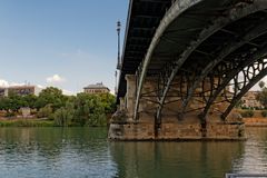 Die Brücke am Fluss