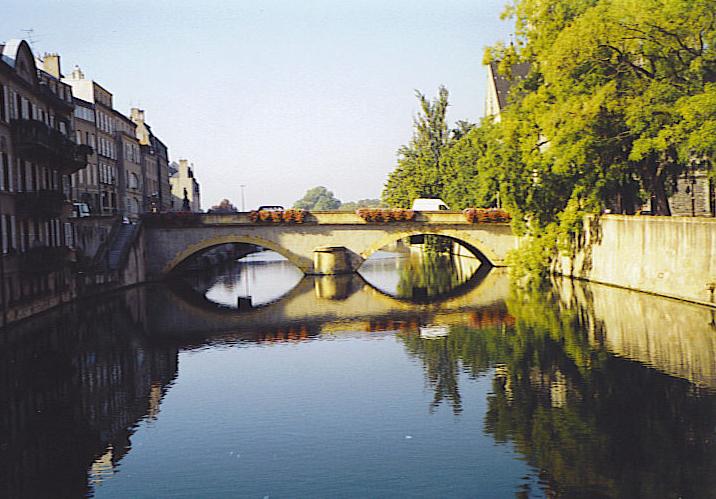 Die Brücke am Fluss