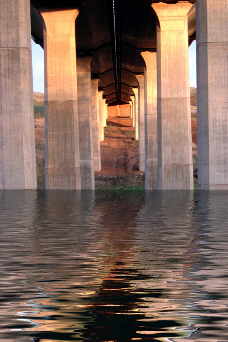 Die Brücke am Fluss