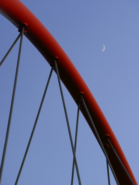 Die Brücke am Mond