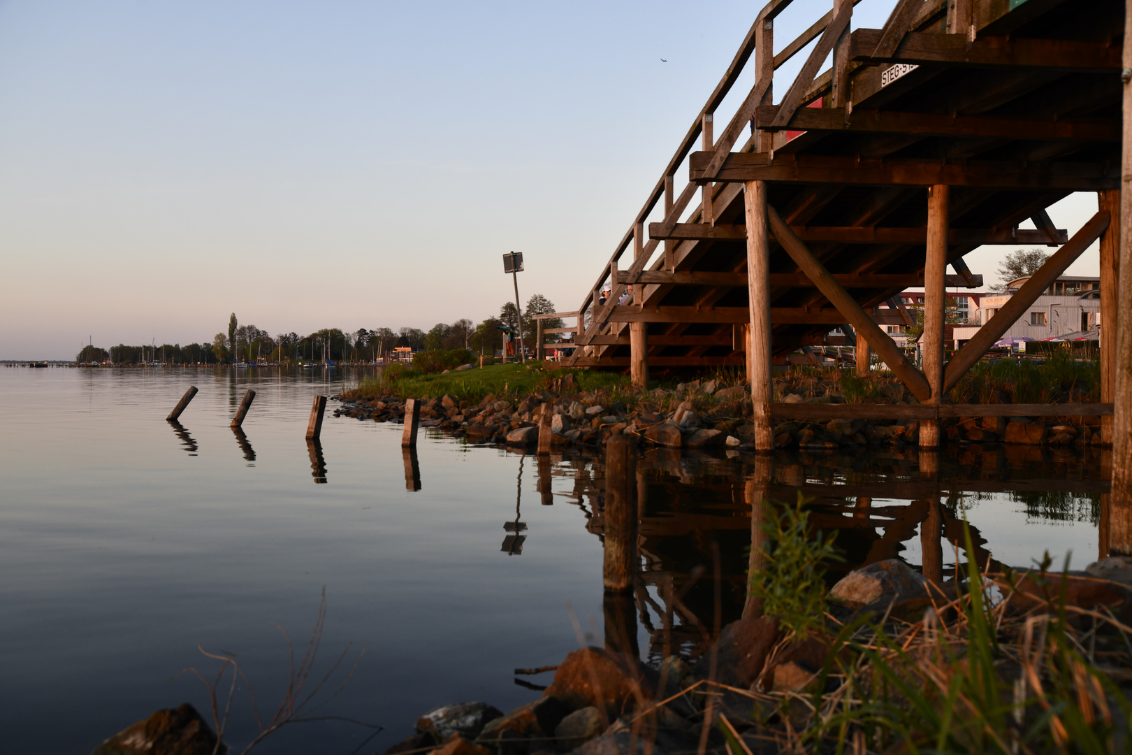 Die Brücke am See