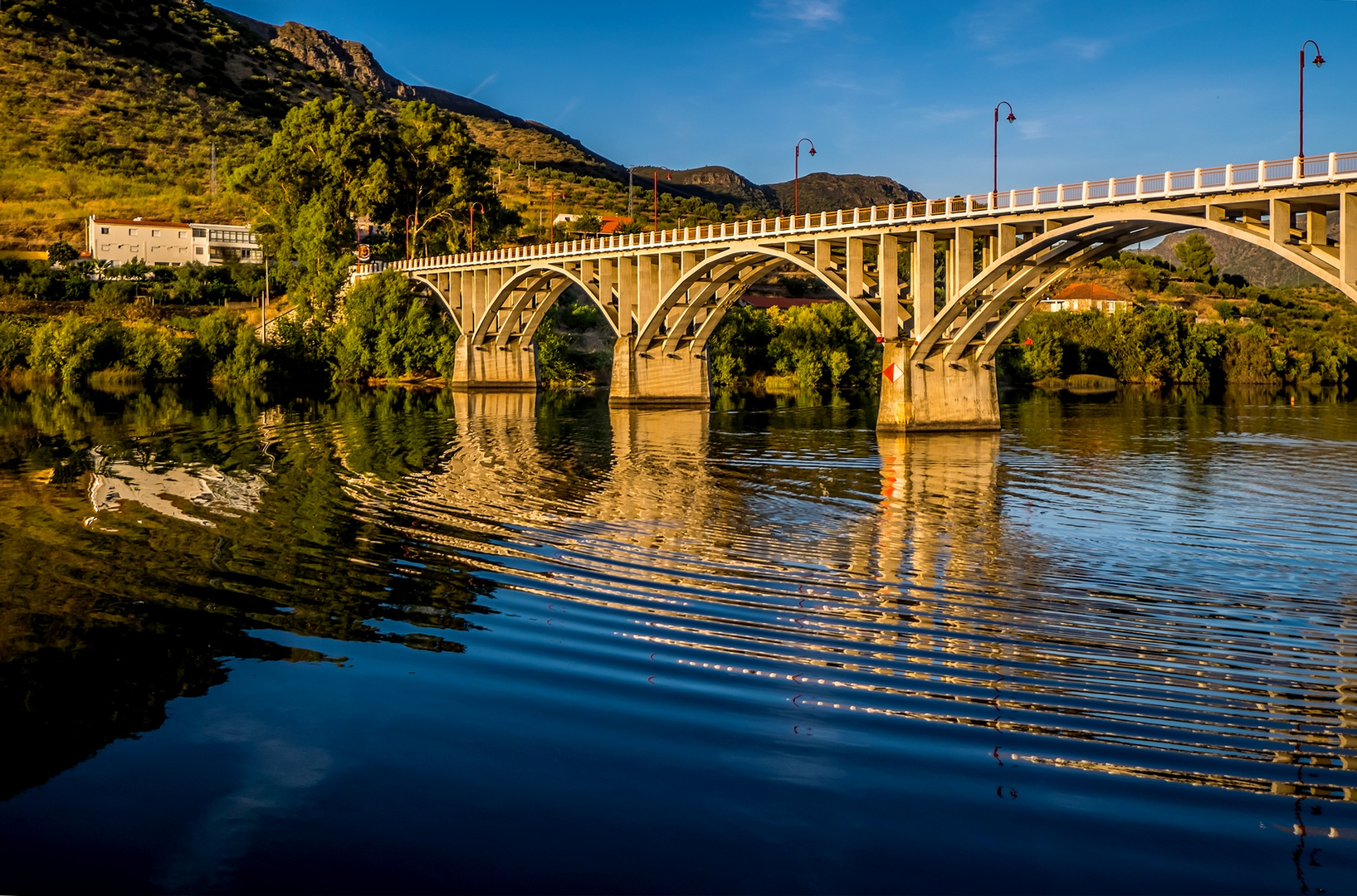 Die Brücke - am Tag