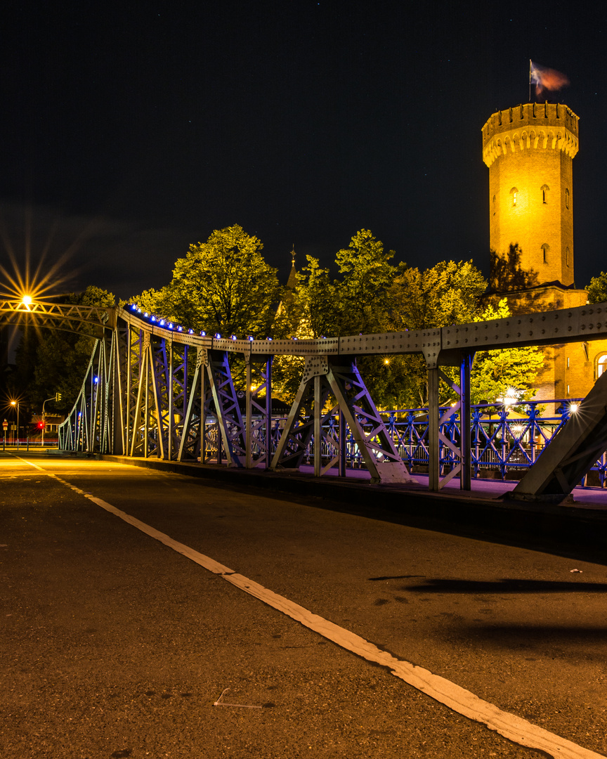 Die Brücke am Turm