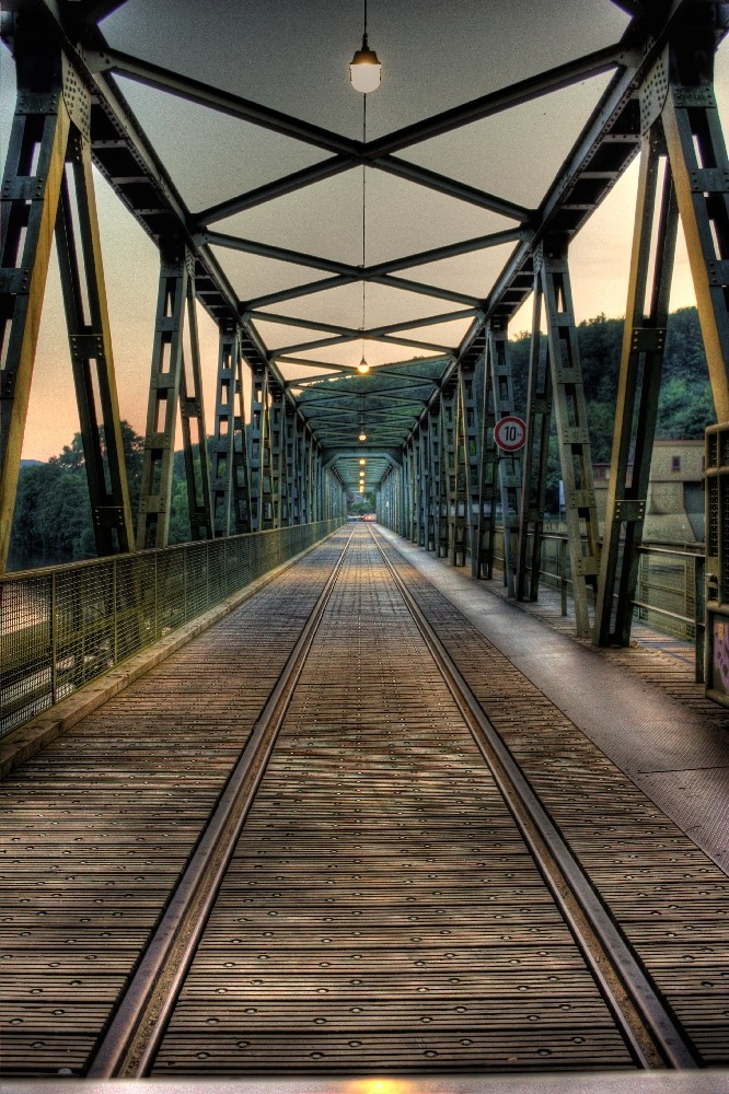 Die Brücke am Wehr