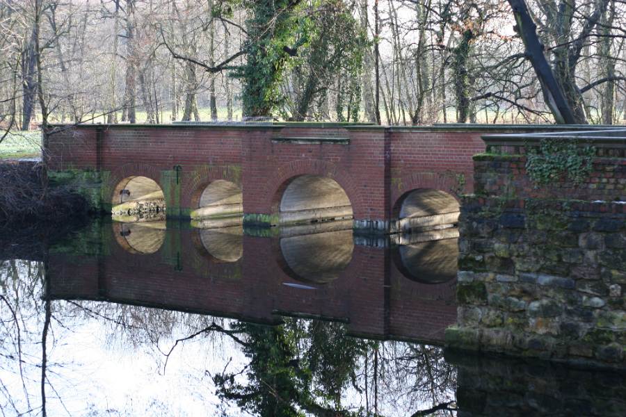 Die Brücke - das Licht - die Natur