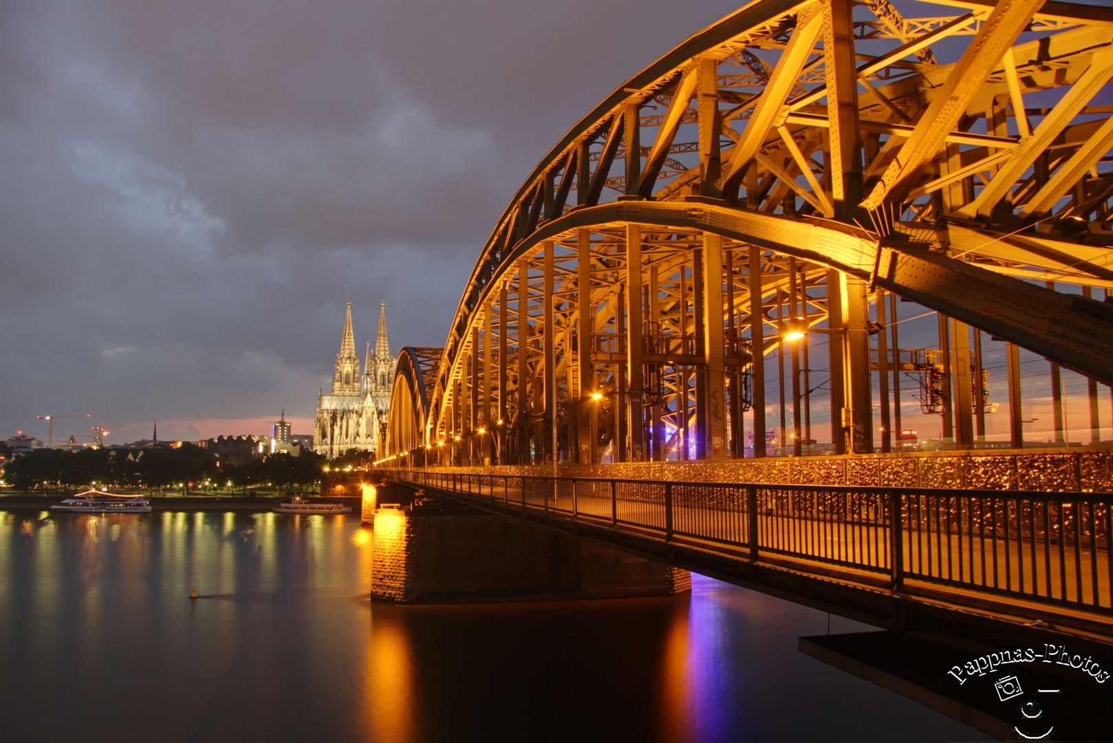 die Brücke glüht... /01