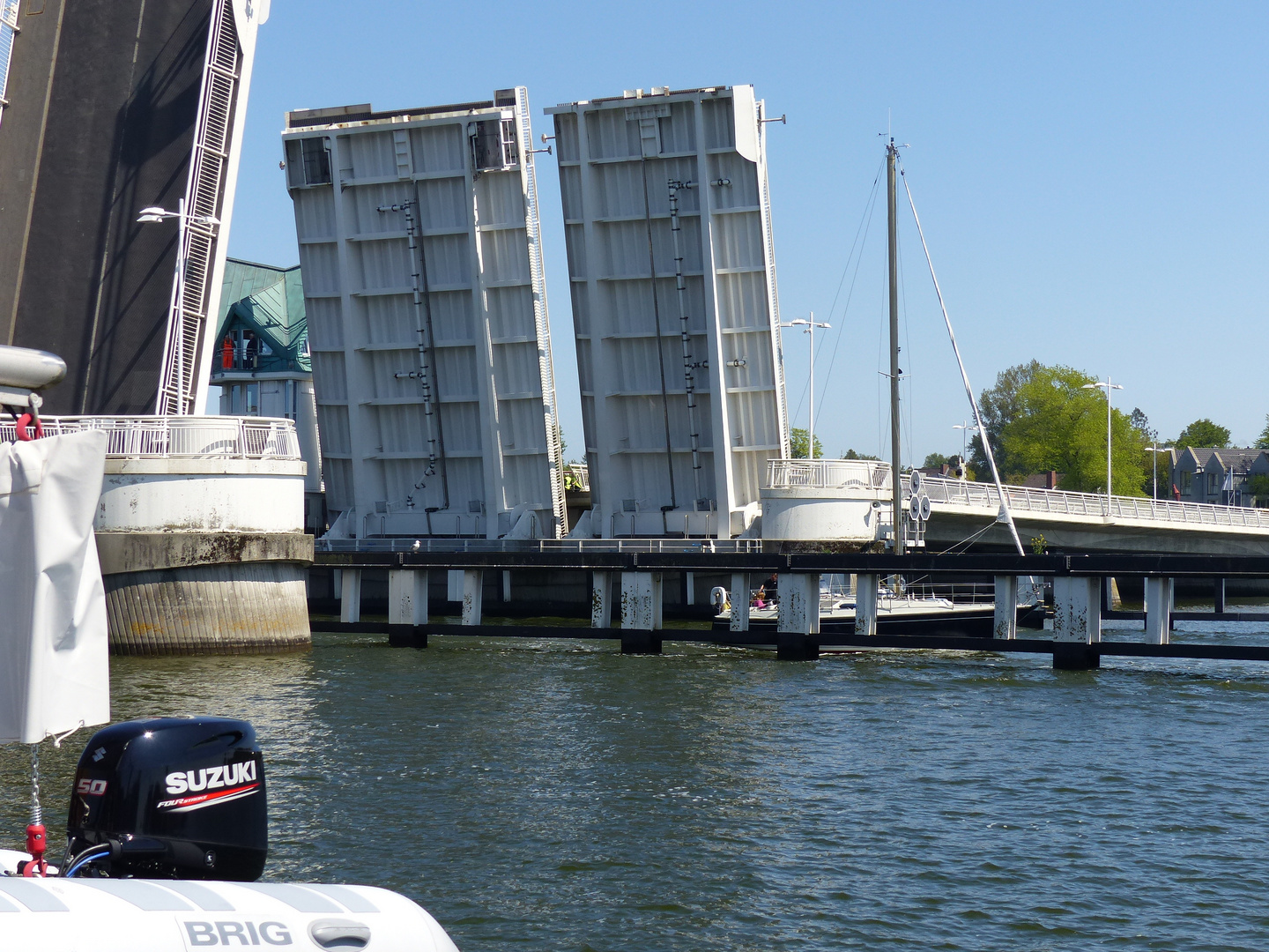 Die Brücke, hier ein wenig größer