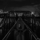 Die Brücke hinter dem Fischmarkt während des Hochwasser durch den Sturm Xaver!