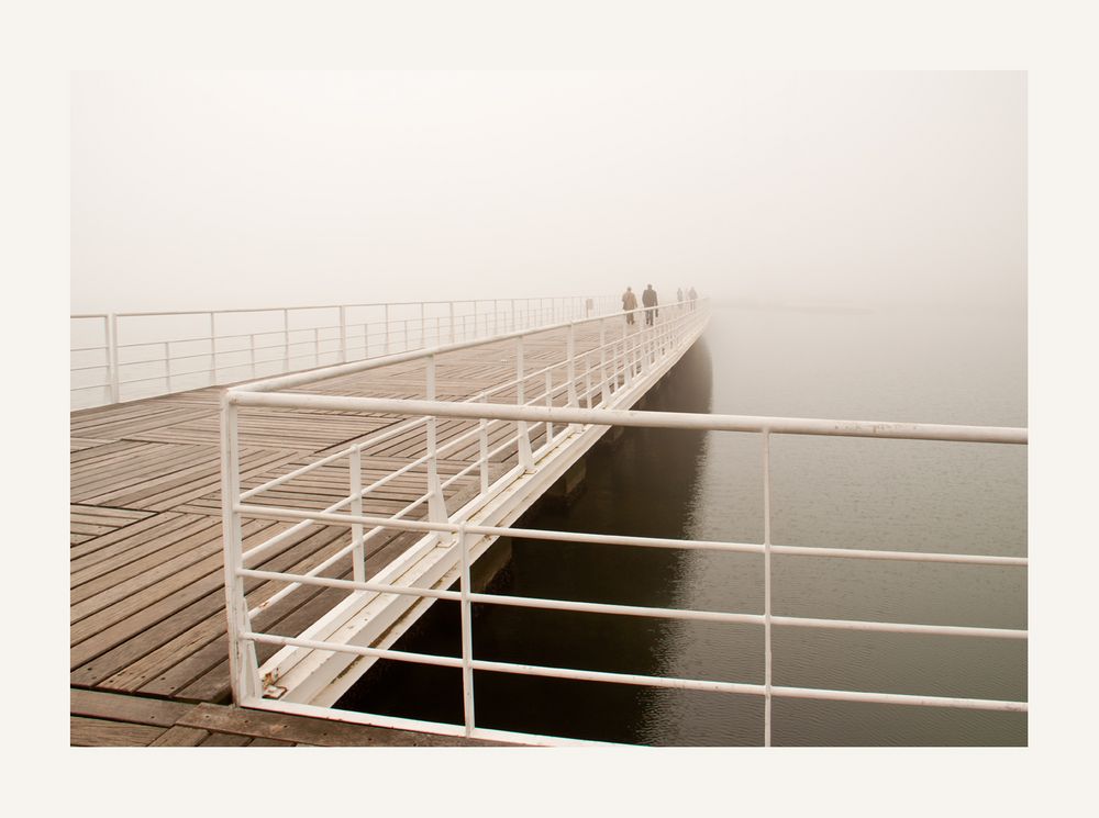 die Brücke im Nebel