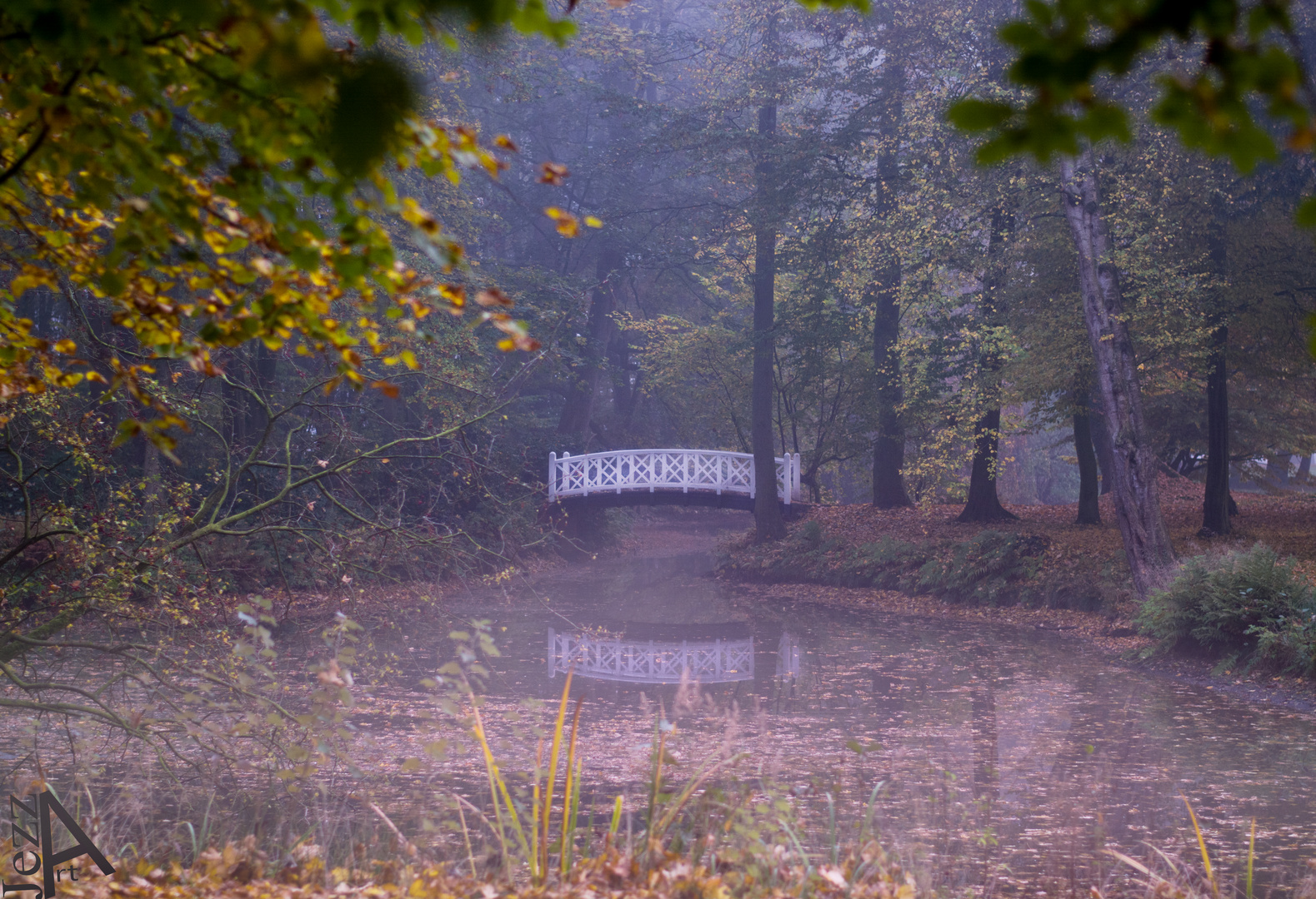 Die Brücke im Nebel.