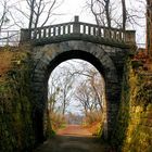 Die Brücke im Park