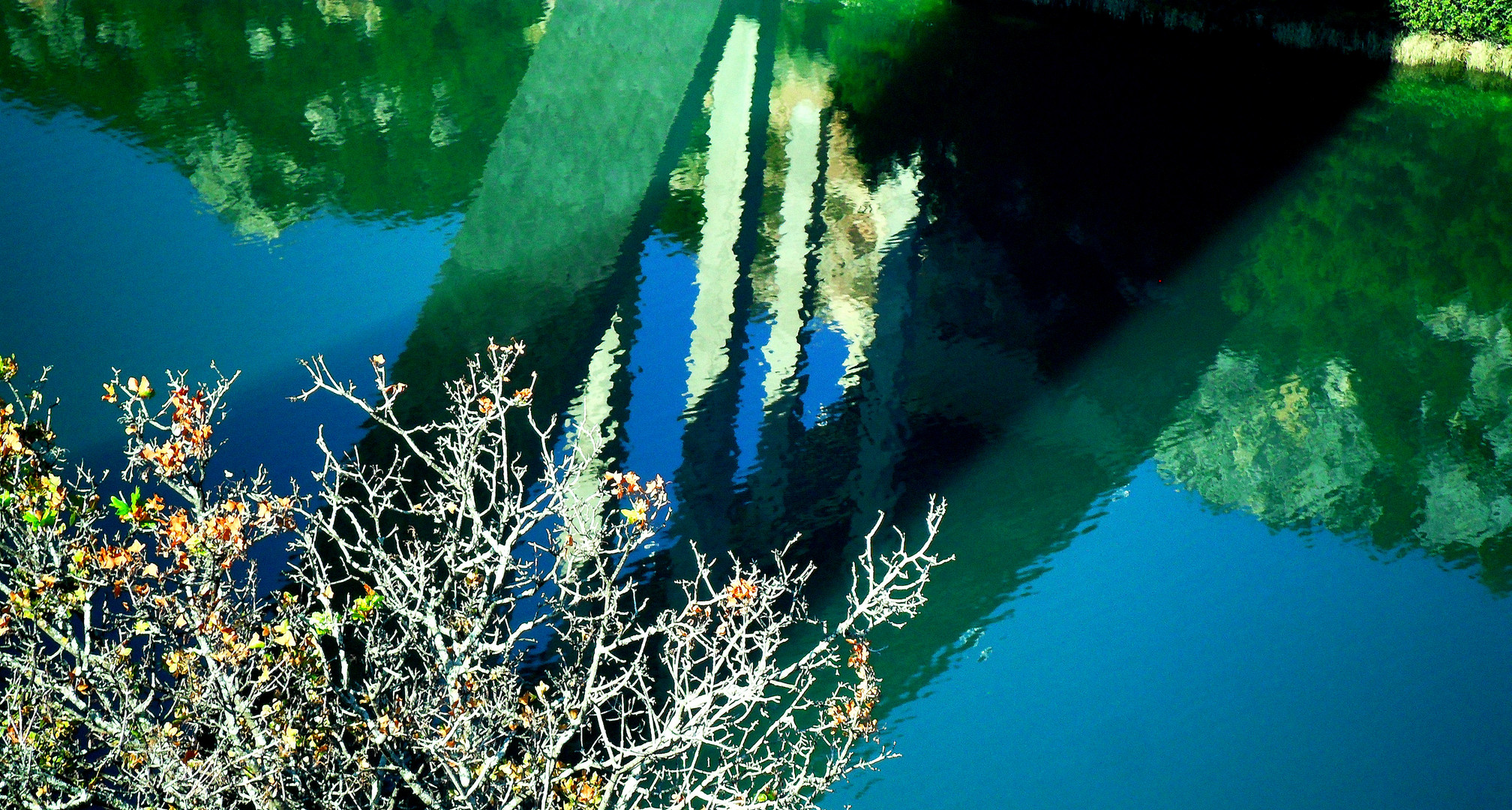 Die Brücke im Wasser