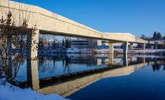 Die Brücke im Westen